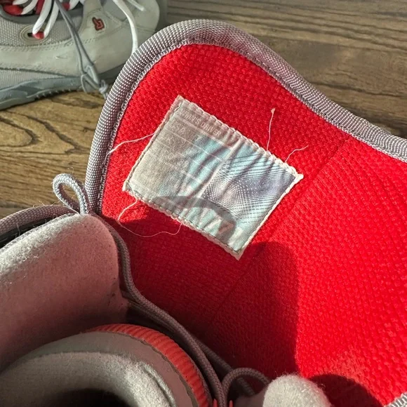 Burton Gray and Red Winter Boots - Picture 4 of 6